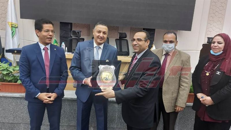 جانب من تكريم عميد