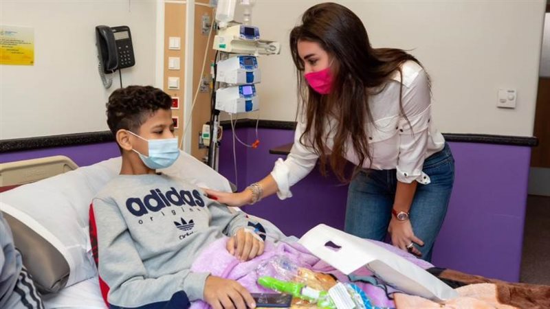 ياسمين صبري مع أحد