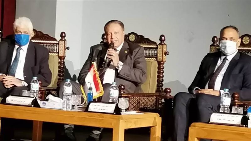 جانب من الندوة