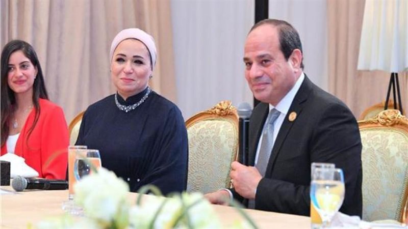 الرئيس السيسي وقرينته