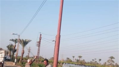 البدء فى إنارة طريق المحيط ملوي أبوقرقاص  