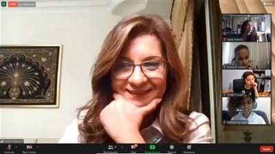 وزيرة الهجرة تشارك بمعسكر 