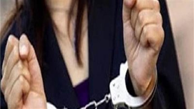 حبس فتاة تروج للأعمال المنافية للآداب على 