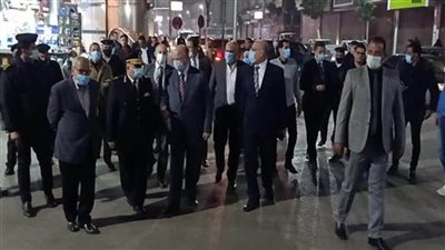 محافظ القاهرة يتابع التزام المحال بوسط البلد ومدينة نصر بمواعيد الإغلاق 
