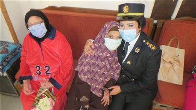 وفود من الشرطة لزيارة دور رعاية المسنات بمديريات الأمن