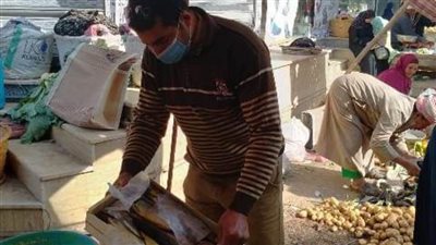 إعدام 929 كجم أغذية فاسدة وغلق 6 منشآت بدون ترخيص