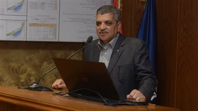 ربيع: قناة السويس تتبنى خطة تستهدف تنويع مصادر الدخل مع تعزيز التحول الرقمي