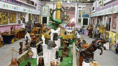 محافظ الشرقية ووكيل التربية والتعليم يتفقدان معرض التربية الفنية 