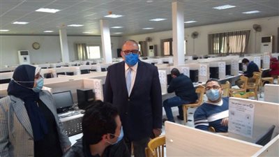 80 طالبًا وطالبة يؤدون امتحانات الدكتوراه بطب بنى سويف 