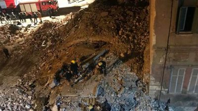 انتشال 4 جثث من ضحايا عقار محرم بك بالإسكندرية