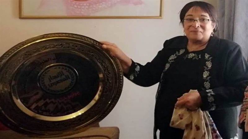 الفنانة سميرة عبد