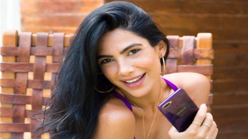 الفنانة هدى المفتي