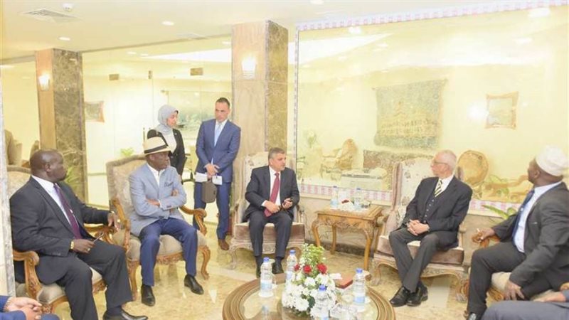 أسامة ربيع يستقبل