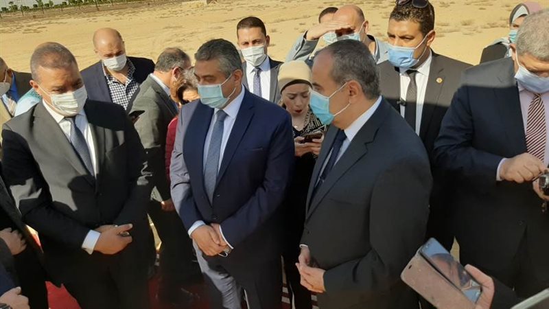 وزير الطيران اثناء