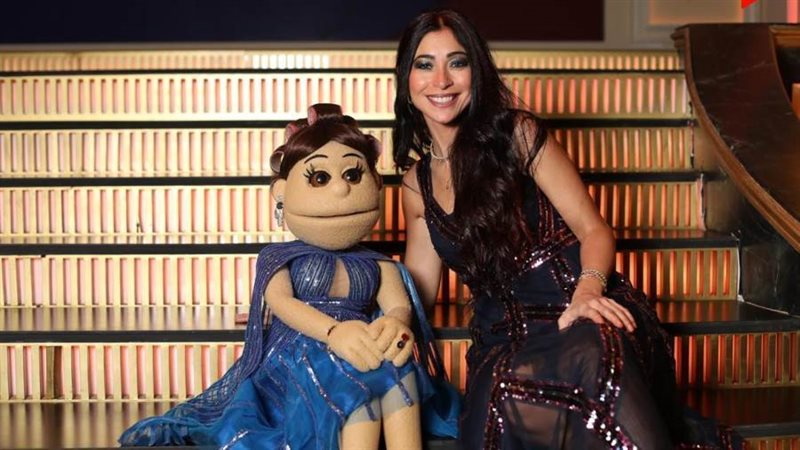 دينا مغاوري مع أبلة