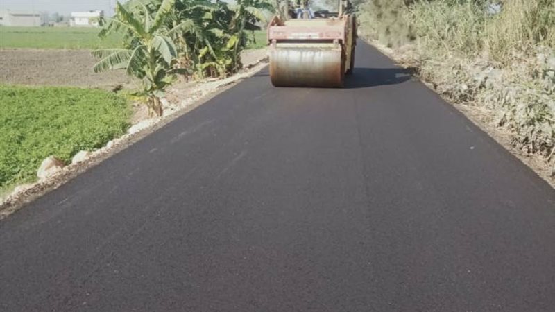 استكمال اعمال رصف