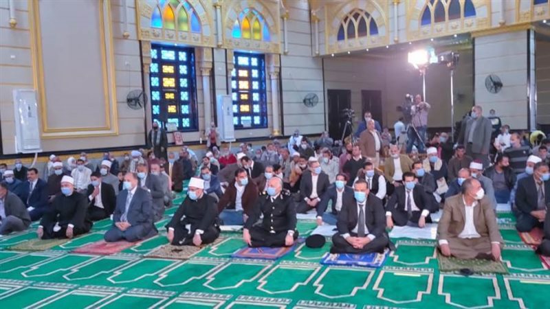 وزير الأوقاف ومحافظ