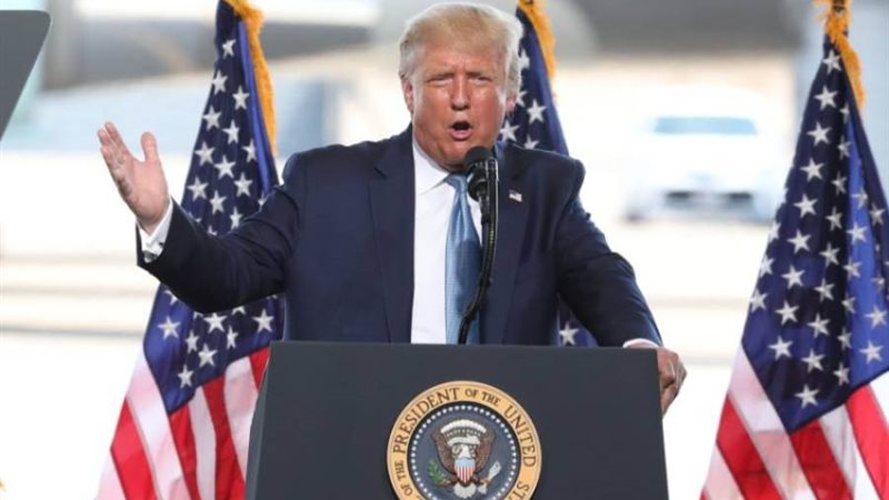 الرئيس الأمريكي دونالد