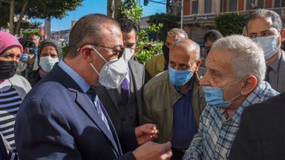 محافظ الإسكندرية يتابع بدء صرف الدفعة الأولى من المرحلة الثانية للمنحة الرئاسية 