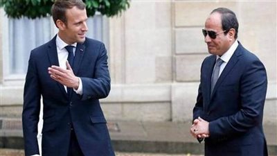 الرئيس السيسي يصل قصر الإليزيه لعقد مباحثات قمة مع نظيره الفرنسي ماكرون