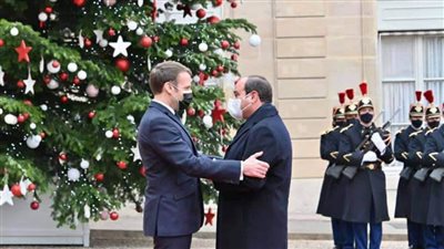 الرئيس السيسي يوجه الشكر نظيره الفرنسي على حُسن الاستقبال وكرم الضيافة