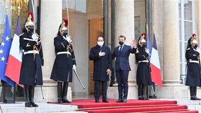 موجز الرابعة.. الرئيس السيسي يلتقي نظيره الفرنسي في قصر الإليزيه