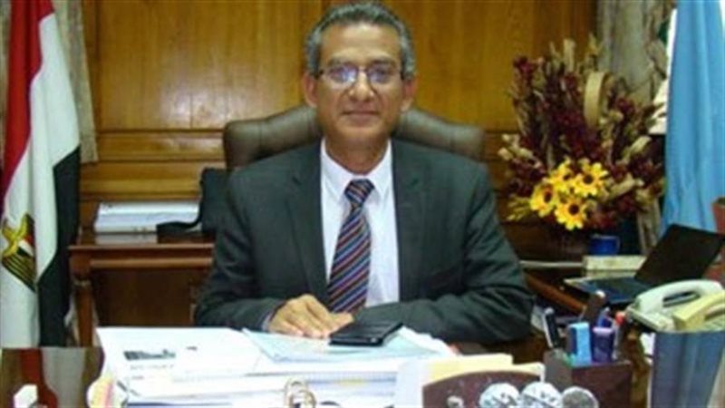 الدكتور عاطف عبد