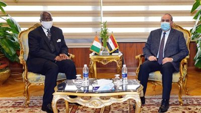 وزير الطيران المدني يستقبل سفير دولة كوت ديفوار 