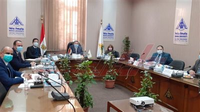 لجنة قيادات جامعة بنها تستقبل المتقدمين للوظائف القيادية