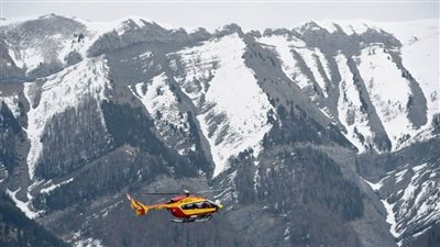 مقتل 5 أشخاص بتحطم مروحية في جبال الألب الفرنسية