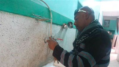   تركيب القطع الموفرة لمياه الشرب بالمساجد الأهلية والكنائس بالإسماعيلية