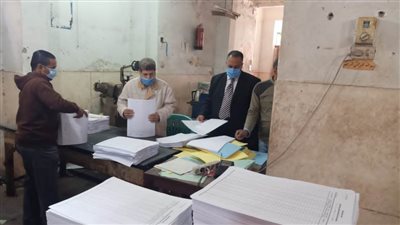 السكرتير المساعد بأسيوط يتفقد مشروع المطبعة لمتابعة سير العمل 