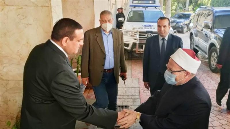 محافظ البحيرة يستقبل