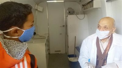 فحص وعلاج 1106 مواطنين في قافلة طبية ببراوة إهناسيا