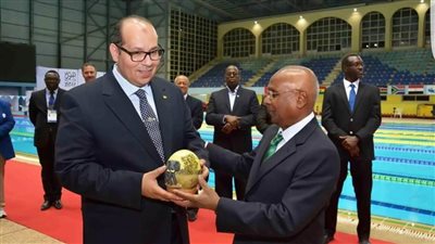 ياسر إدريس يفوز بعضوية الاتحاد الإفريقي للسباحة بالتزكية