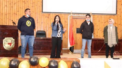 رئيس جامعة سوهاج يشارك طلاب إيناكتس باجتماعهم التعريفي