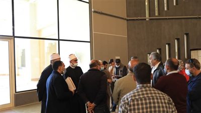 عياد يناقش مع وفد 