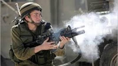 إصابة فلسطيني بالرصاص والعشرات بالاختناق في مواجهات مع الاحتلال الإسرائيلي