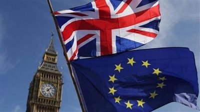 وزراء بريطانيون يحذرون من تخزين البضائع