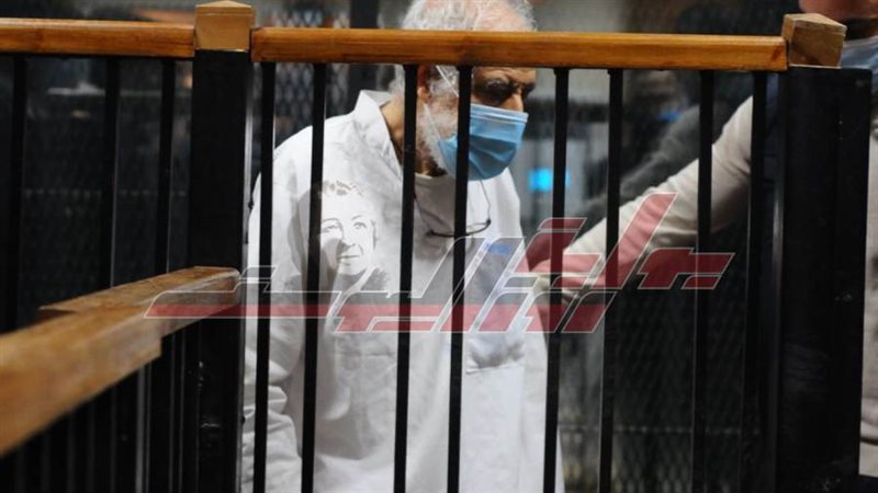 محمود عزت خلال جلسة