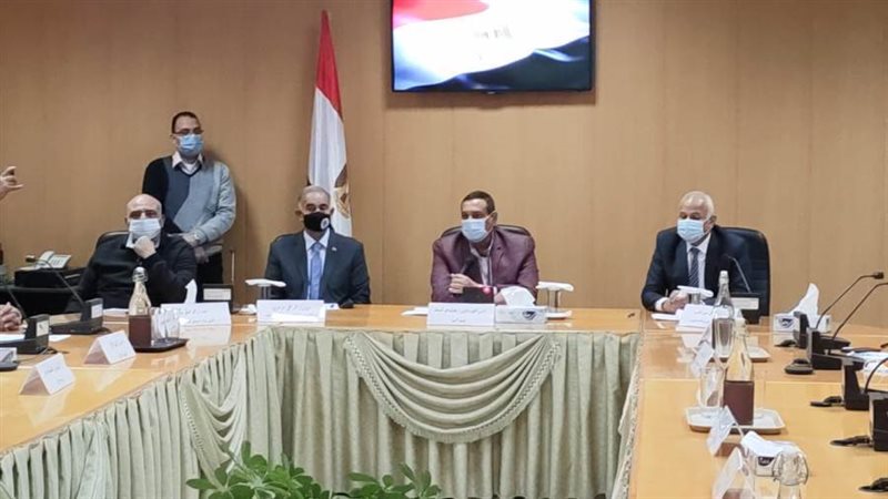 محافظ البحيرة يشهد