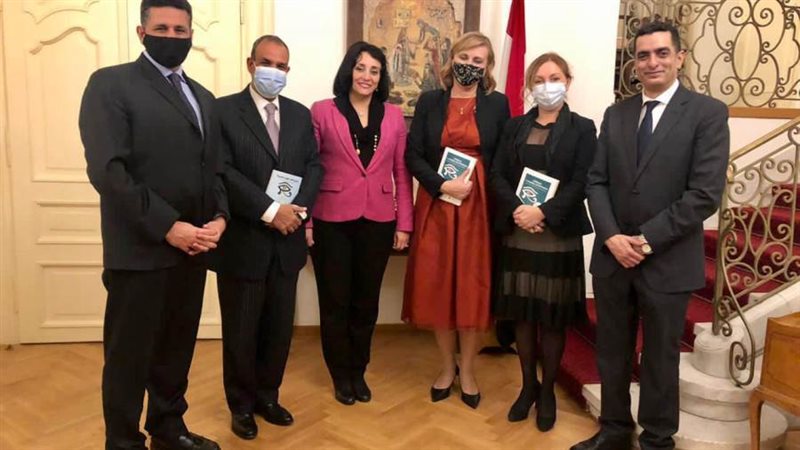 مائدة مستديرة للترويج