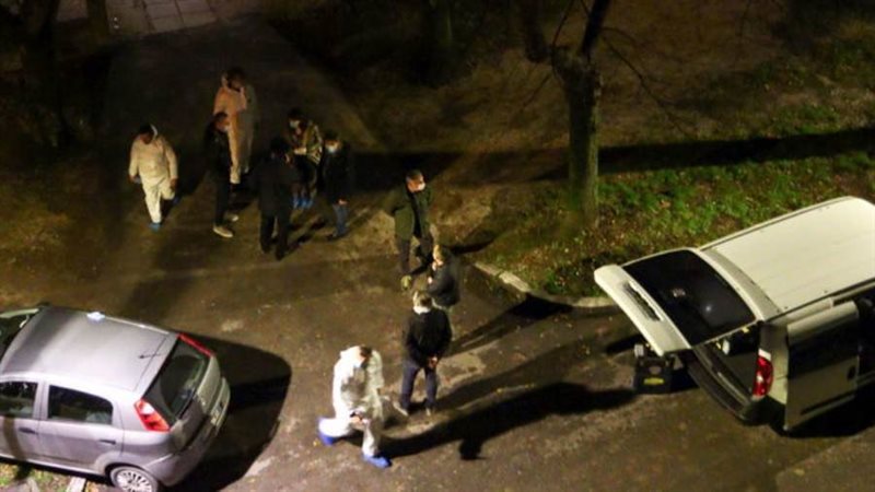 ذبح زوجته وانتحر