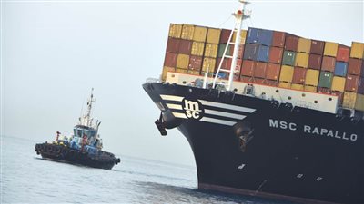 SEATRADE تمنح الفريق أسامة ربيع جائزة الإنجاز المتميز