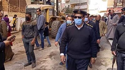  إزالة 413 حالة إشغال من شوارع الفشن ببني سويف