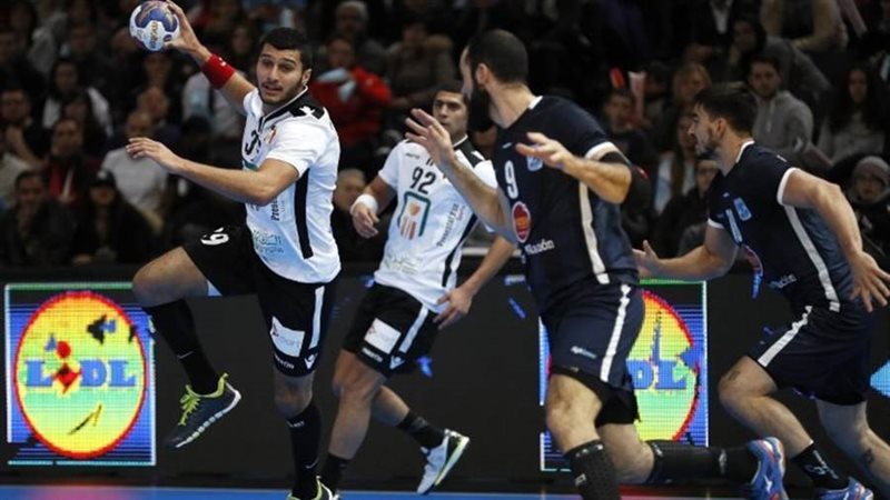 دفاع قوي من منتخب