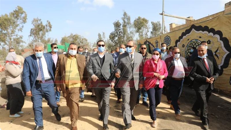 وزيرة البيئة ومحافظ