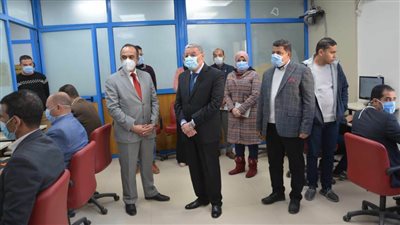 محافظ المنيا يتابع اختبارات التنفيذيين لشغل مناصب القيادية