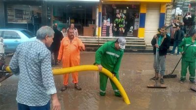 تواصل أعمال شفط مياه الأمطار بالشرقية