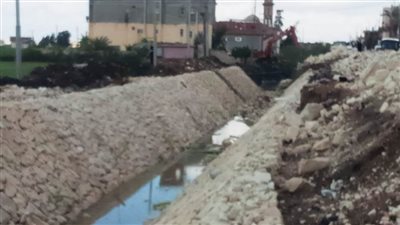 تطوير وتبطين ترعة النخلة والإشرافية بقرية دمسنا بالبحيرة